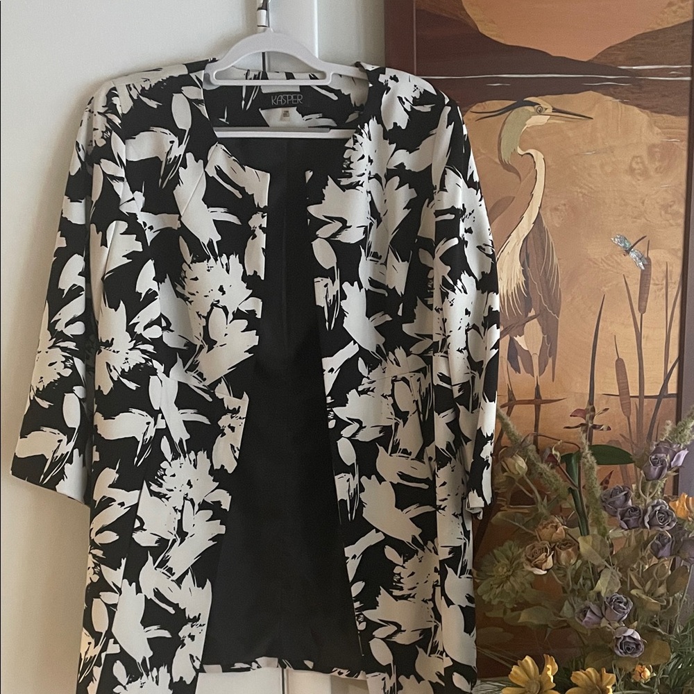 Kasper Women's Monochrome Floral Blazer